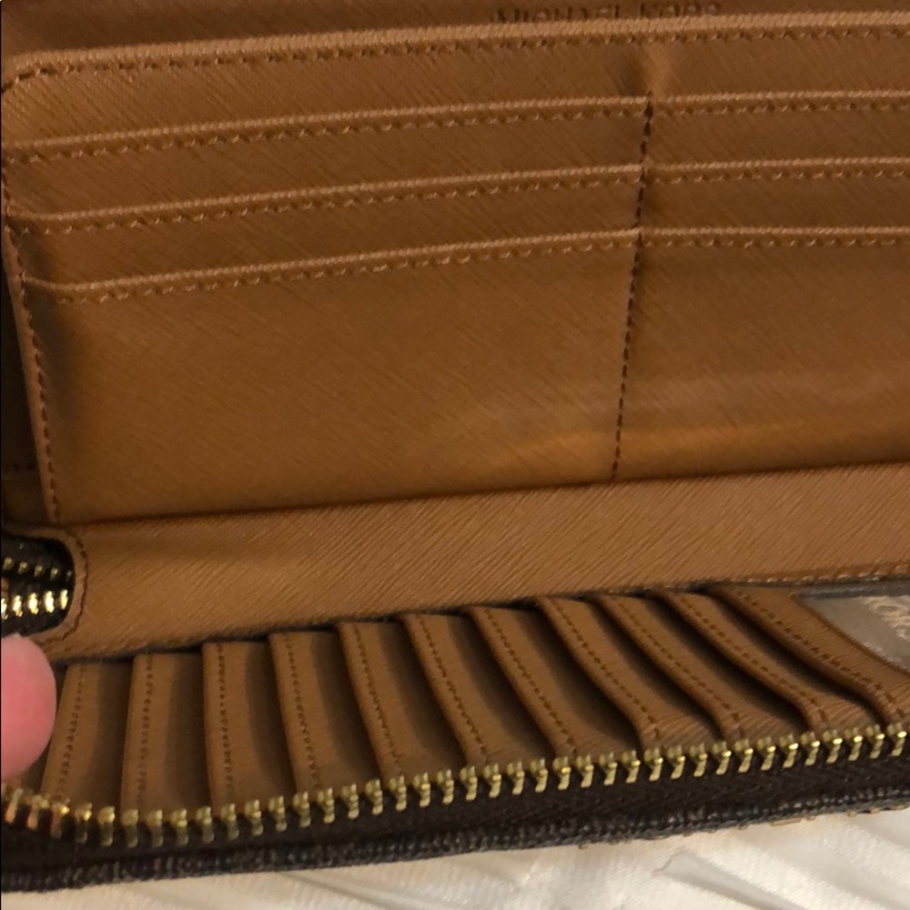 Michael Kor - image 3